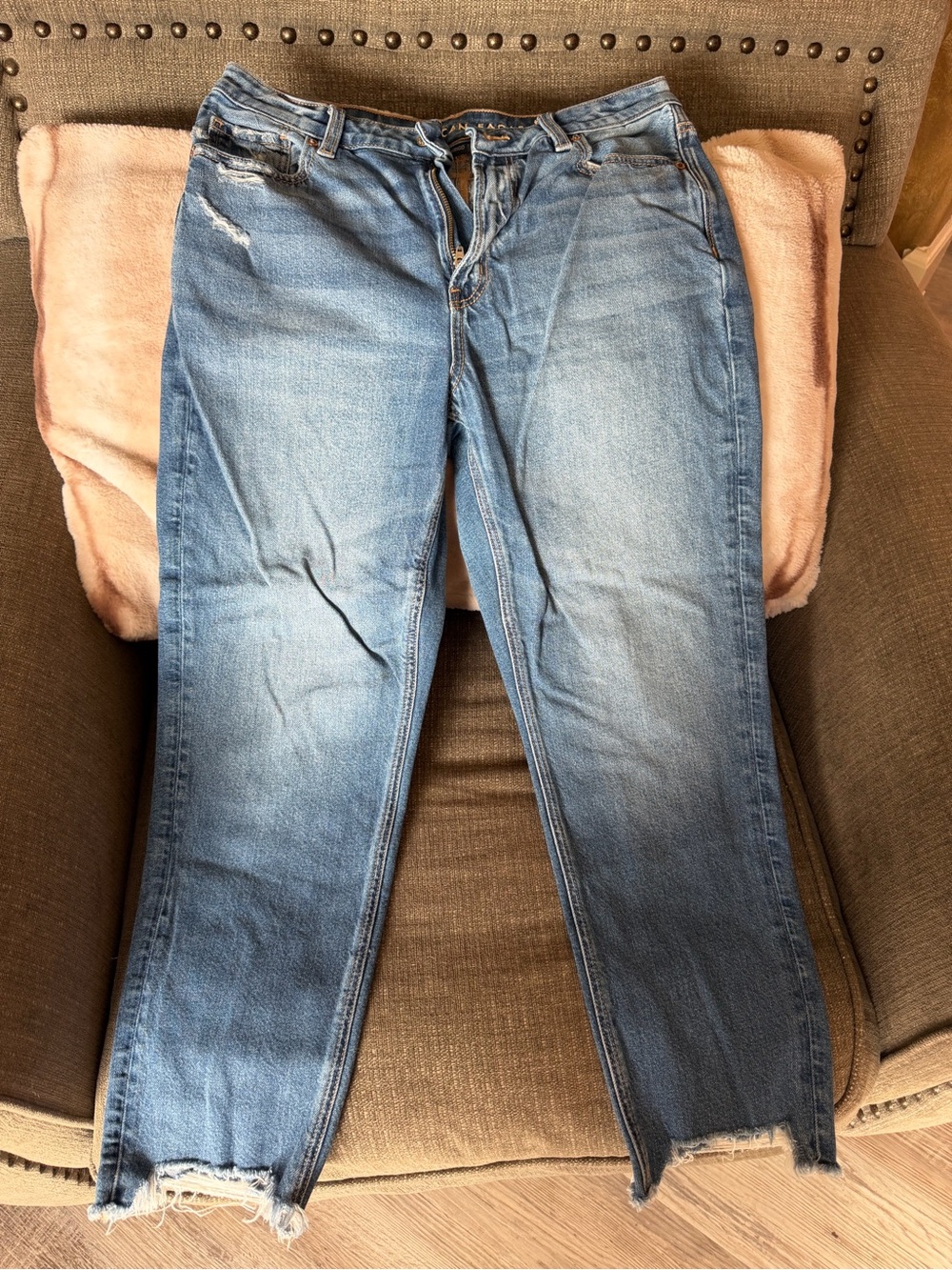 American Eagle Outfitters Light Blue Cropped Distressed Jeans